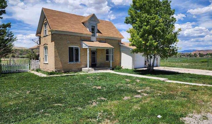 313 N STATE St, Mayfield, UT 84643 - 3 Beds, 1 Bath