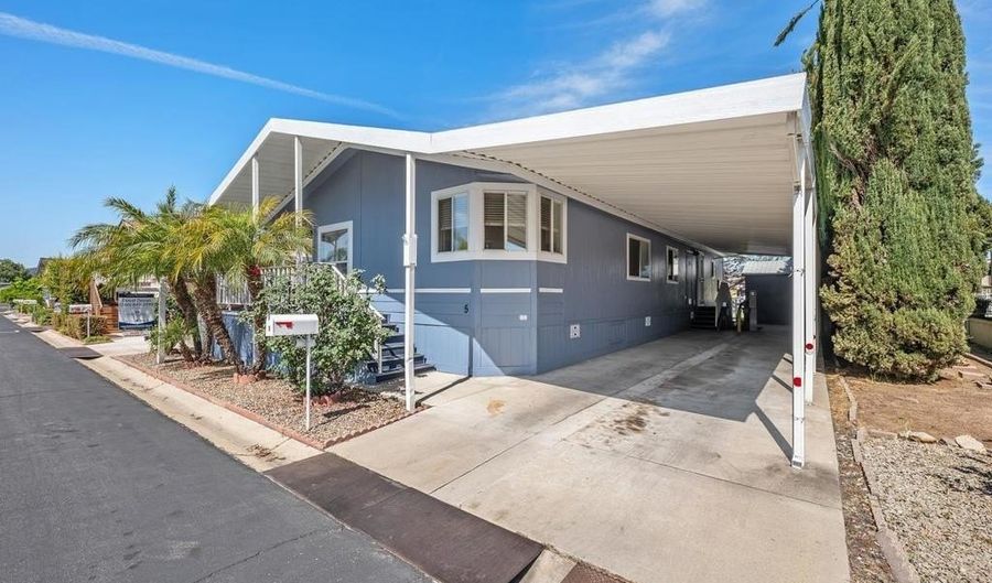 1001 S Hale Ave #5, Escondido, CA 92029 - 3 Beds, 2 Bath