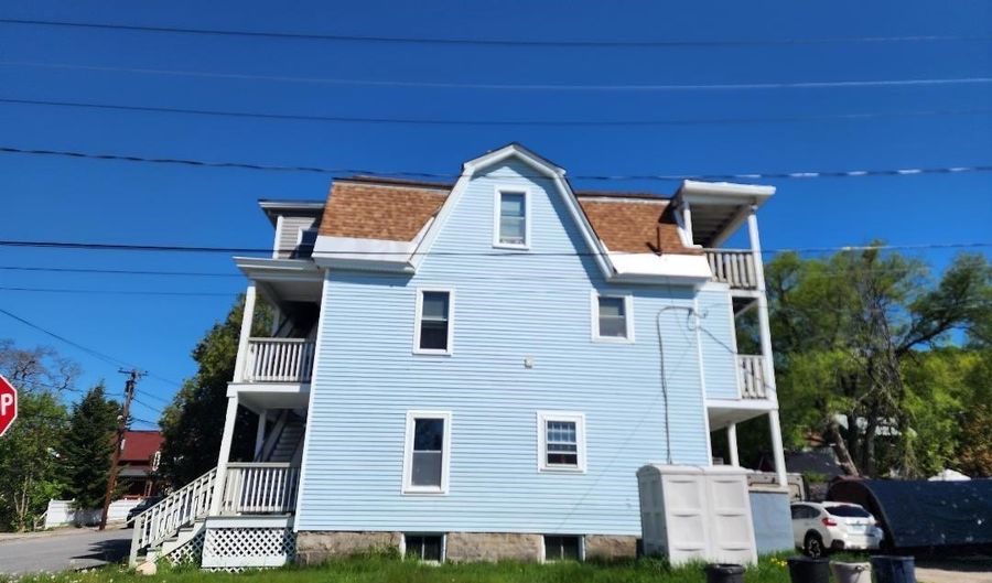 322 High St, Berlin, NH 03570 - 8 Beds, 3 Bath
