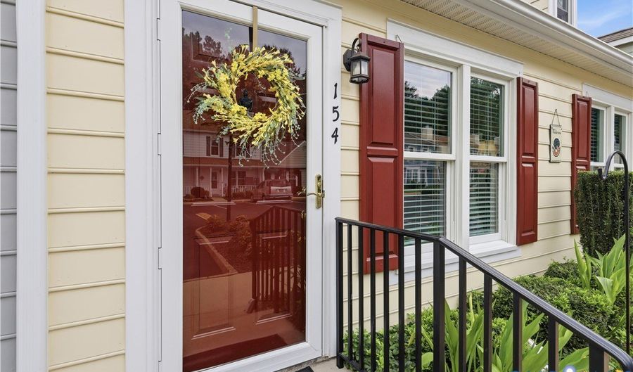 154 Arlington Sq, Ashland, VA 23005 - 2 Beds, 2 Bath