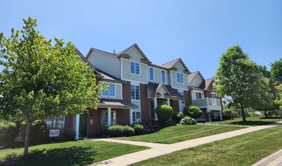 15750 Scotsglen Rd, Orland Park, IL 60462 - 2 Beds, 3 Bath