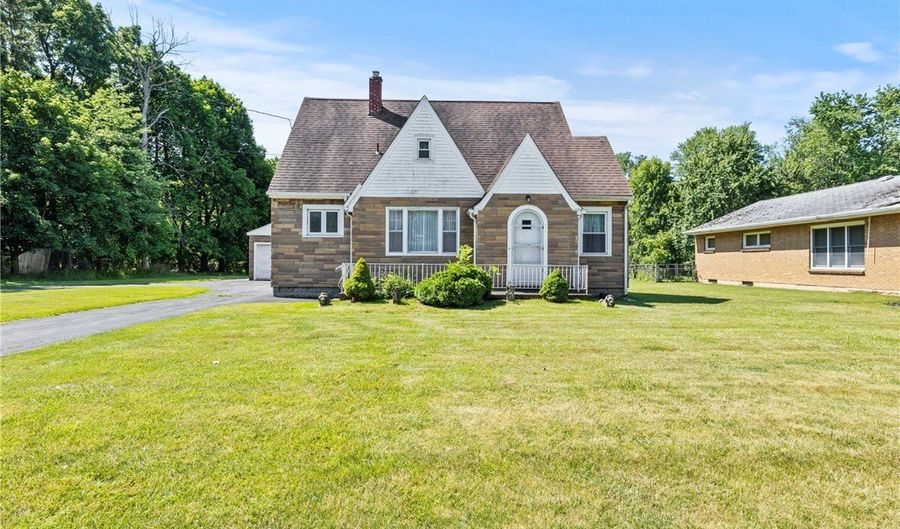 1419 Maple Rd, Amherst, NY 14221 - 4 Beds, 1 Bath