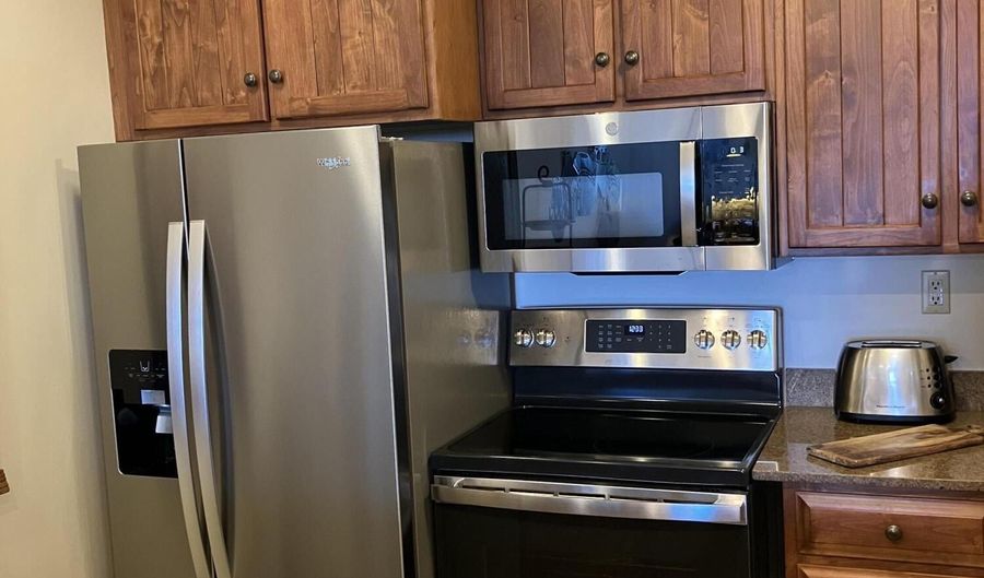36601 N Mule Train Rd 29C, Carefree, AZ 85377 - 2 Beds, 3 Bath