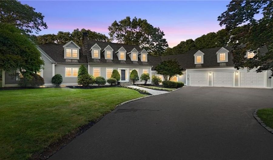 16 Hillside Rd, Cumberland, RI 02864 - 5 Beds, 5 Bath