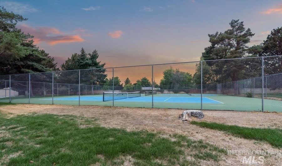 10490 W Wildrose Ct, Boise, ID 83704 - 3 Beds, 2 Bath