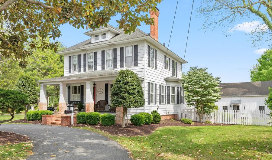 417 S MAIN St, Berlin, MD 21811 - 4 Beds, 3 Bath