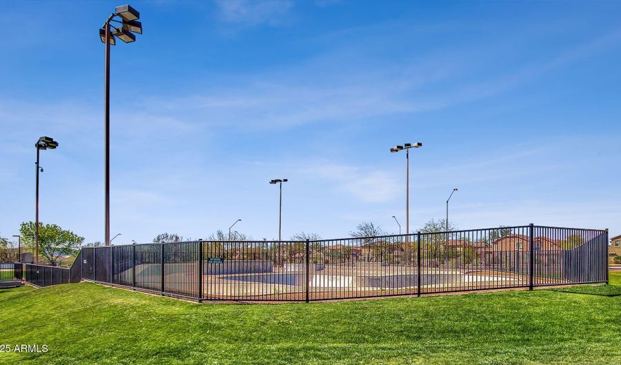 2933 W Owens Way, Anthem, AZ 85086 - 5 Beds, 3 Bath