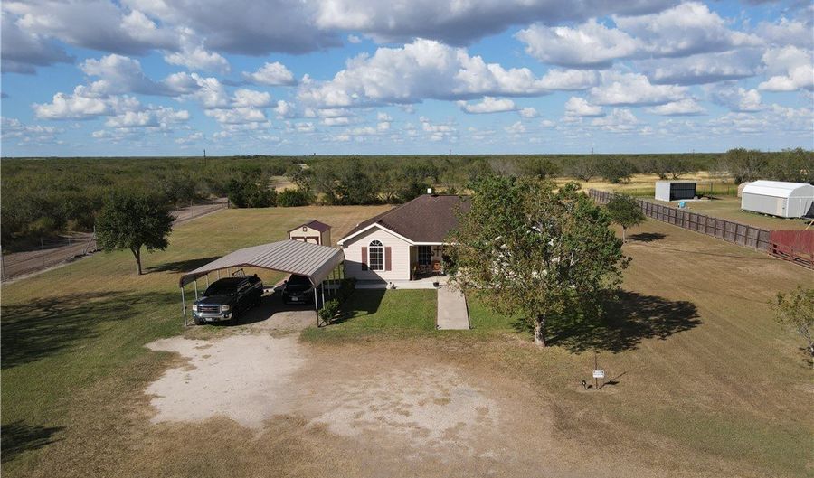 153 Wildwood Cir, Alice, TX 78332 - 3 Beds, 2 Bath