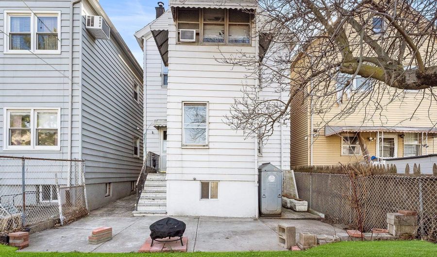 119 W 21ST St, Bayonne, NJ 07002 - 4 Beds, 2 Bath
