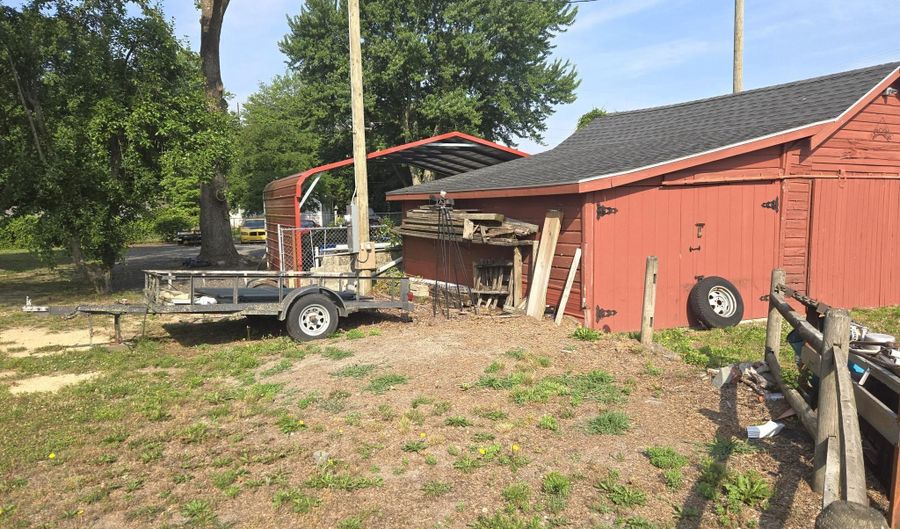 28740 SEAFORD Rd, Laurel, DE 19956 - 2 Beds, 1 Bath