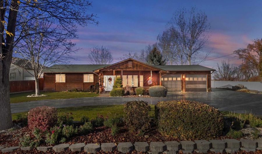 405 Fruitland Ave N, Buhl, ID 83316 - 3 Beds, 3 Bath