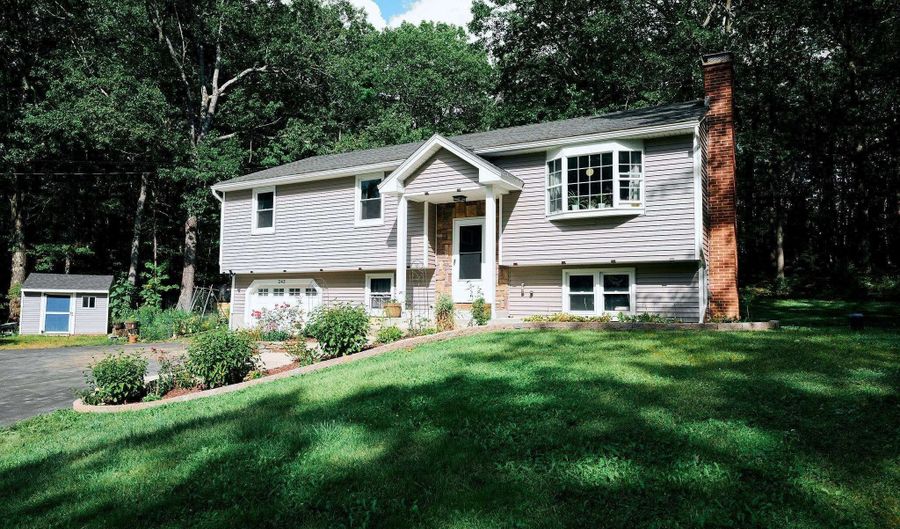 243 Main St, Rindge, NH 03461 - 3 Beds, 1 Bath