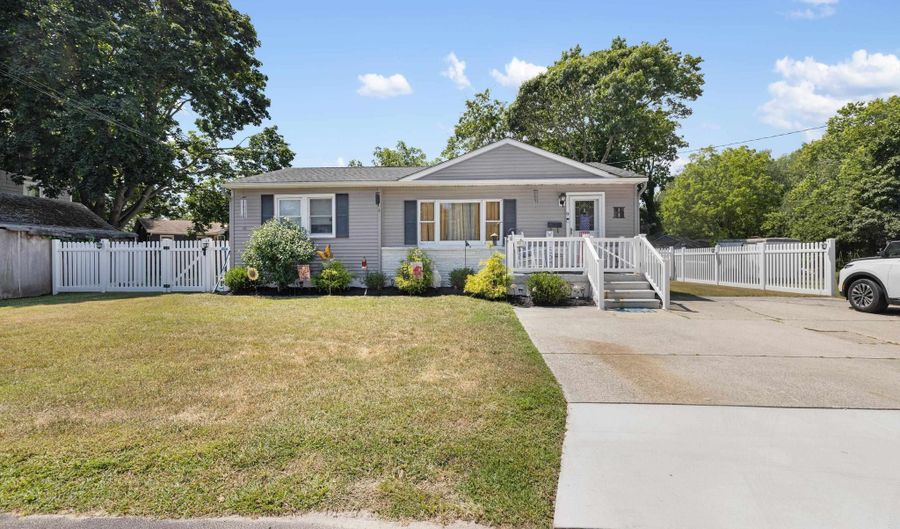 9 Goshen, Cape May Court House, NJ 08210 - 4 Beds, 2 Bath