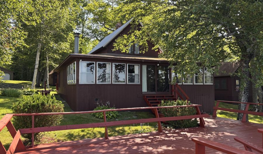 4 N Shore Rd, Abbot, ME 04406 - 2 Beds, 1 Bath
