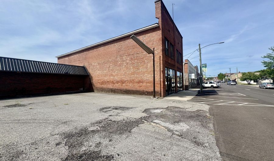 221 E Washington Ave, Athens, TN 37303 - 0 Beds, 0 Bath