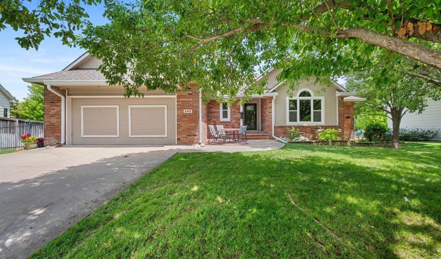240 Bent Tree Ct, Andover, KS 67002 - 5 Beds, 3 Bath