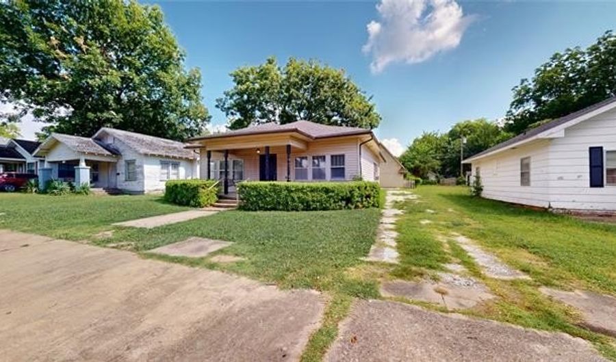 817 E 15th, Ada, OK 74820 - 5 Beds, 3 Bath