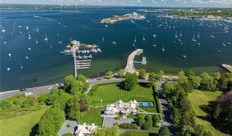 169 Wellington Ave, Newport, RI 02840 - 5 Beds, 7 Bath