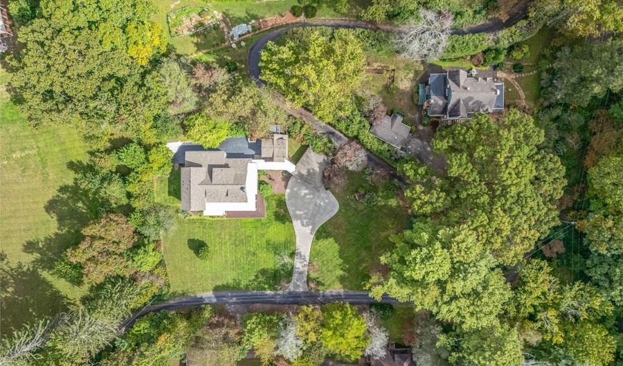 111 Rathfarnham Cir, Asheville, NC 28803 - 5 Beds, 3 Bath