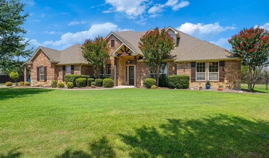117 Tanglewood Dr, Aledo, TX 76008 - 4 Beds, 4 Bath