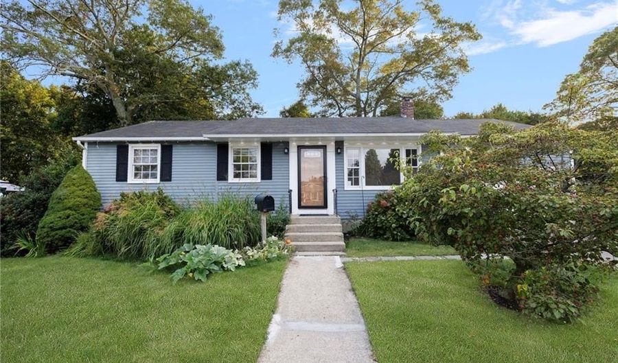 82 Princeton Ave, Coventry, RI 02816 - 3 Beds, 2 Bath