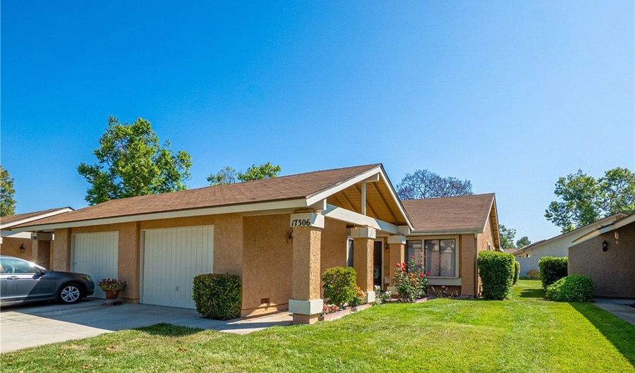 17306 Village 17, Camarillo, CA 93012 - 2 Beds, 2 Bath