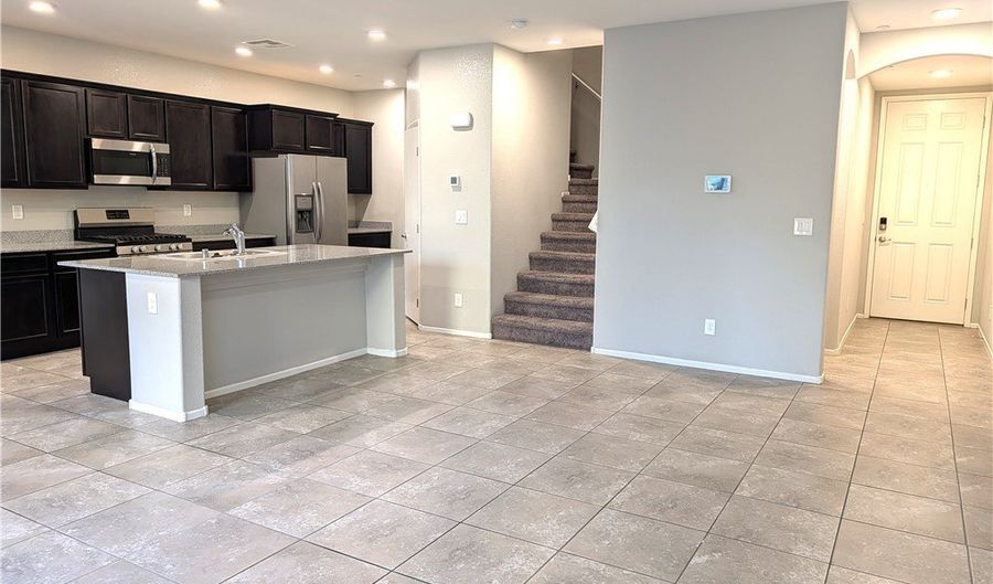 9336 S Chieftain St, Las Vegas, NV 89178 - 4 Beds, 3 Bath