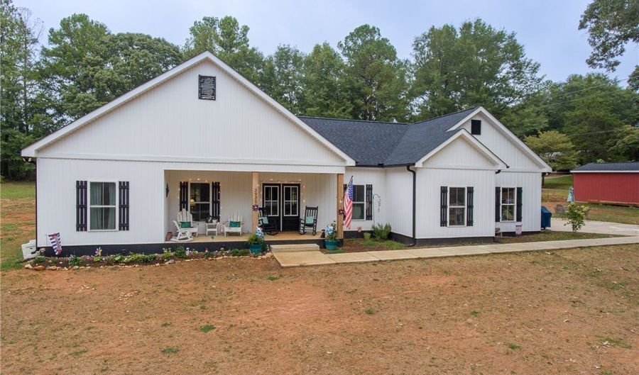 3935 Belhaven Road Ext, Belton, SC 29627 - 3 Beds, 2 Bath