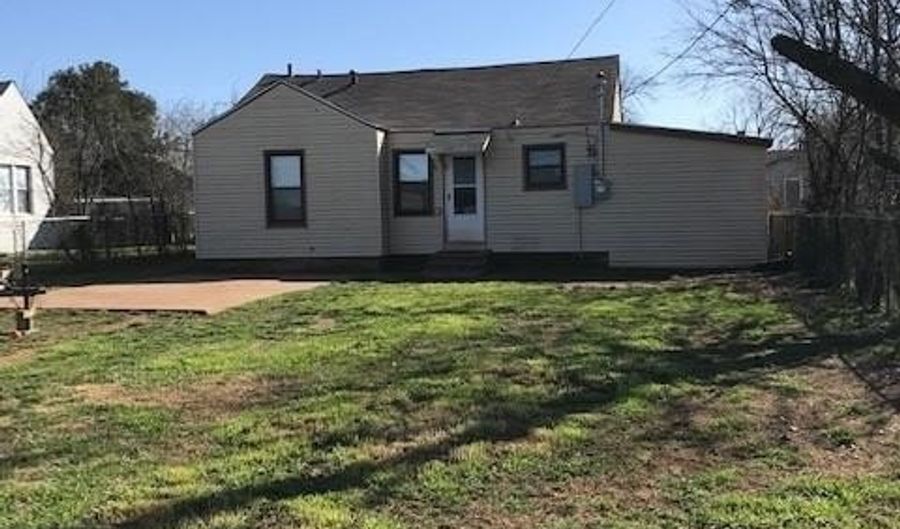 2802 S 10th St, Abilene, TX 79605 - 2 Beds, 1 Bath