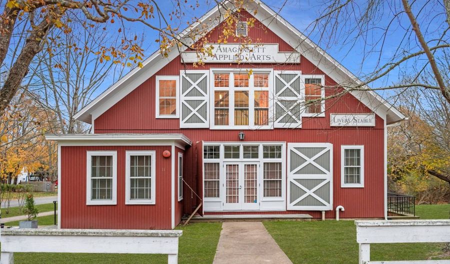 11 Indian Wells Hwy Floor 2, Amagansett, NY 11930 - 0 Beds, 1 Bath