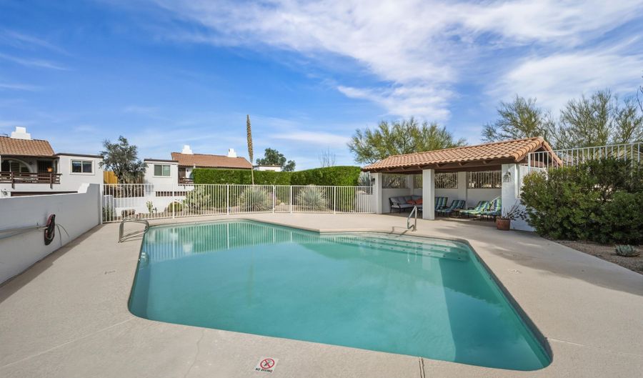 7501 E HAPPY HOLLOW Dr 12, Carefree, AZ 85377 - 2 Beds, 1 Bath