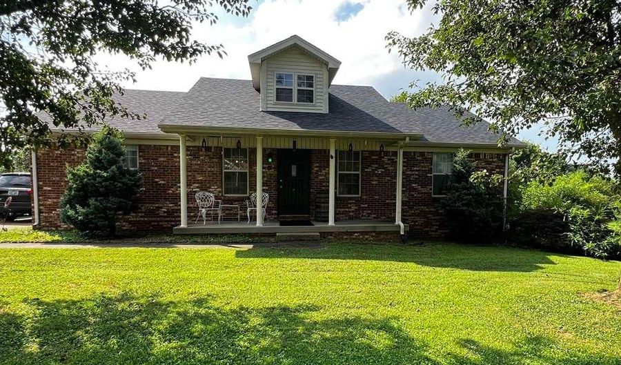 107 Independence Ave, Bardstown, KY 40004 - 3 Beds, 2 Bath