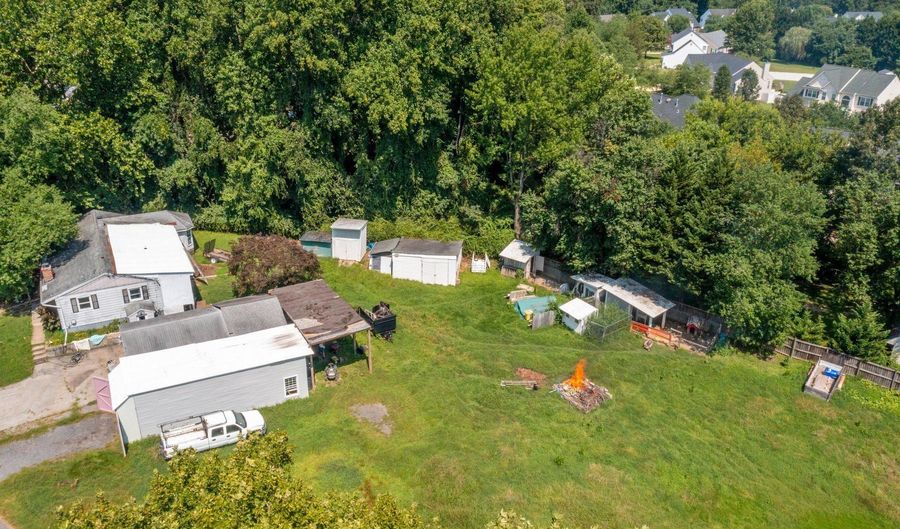 8917 RACE TRACK Rd, Bowie, MD 20715 - 3 Beds, 1 Bath