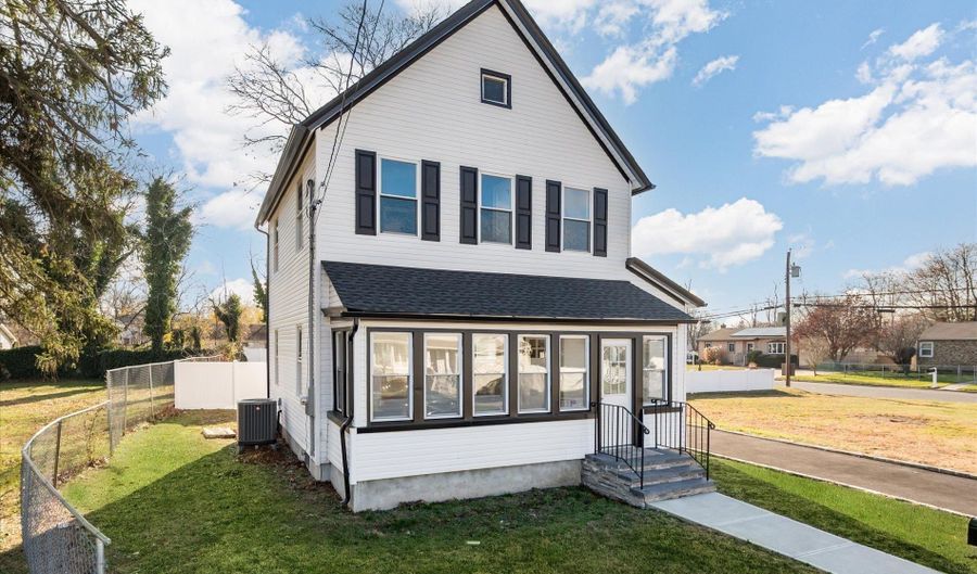 3 Williams Ave, Amityville, NY 11701 - 3 Beds, 2 Bath