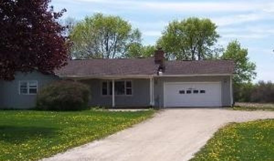 38 W715 Huntley Rd, West Dundee, IL 60118 - 3 Beds, 2 Bath
