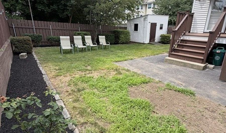 14 Roundy St 1, Beverly, MA 01915 - 3 Beds, 1 Bath