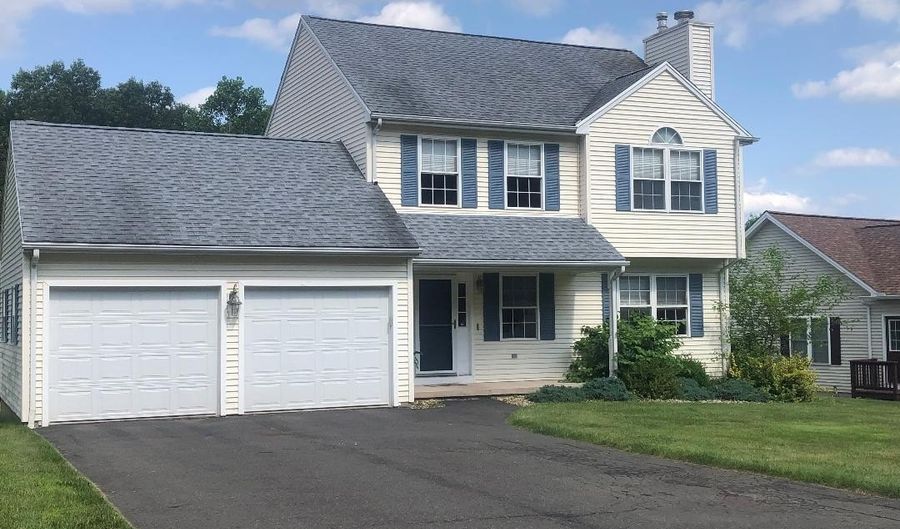 126 Sunnydale Ave, Bristol, CT 06010 - 3 Beds, 3 Bath