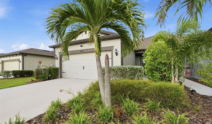 6352 MOORING LINE Cir, Apollo Beach, FL 33572 - 2 Beds, 2 Bath