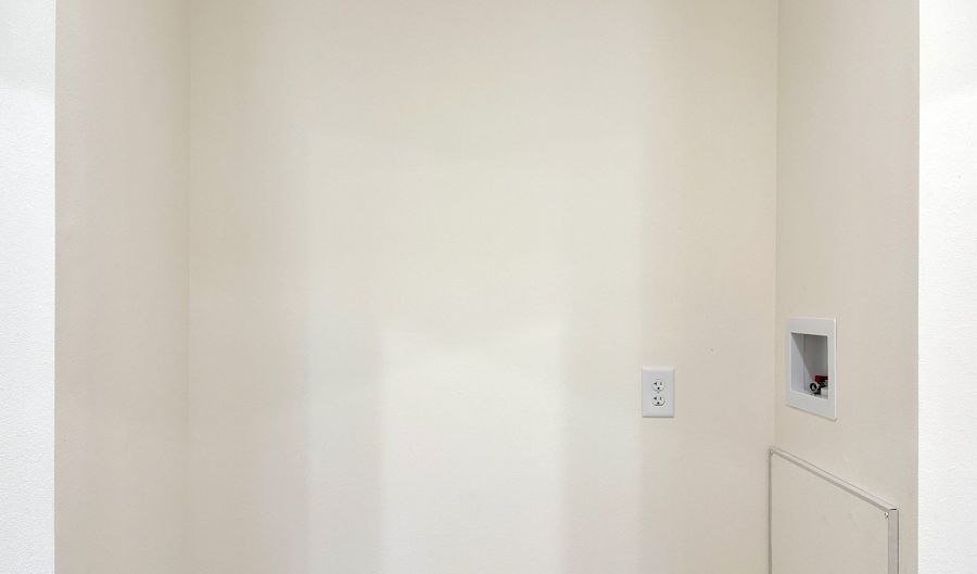 401 Lilly Ln, Altoona, WI 54720 - 3 Beds, 2 Bath