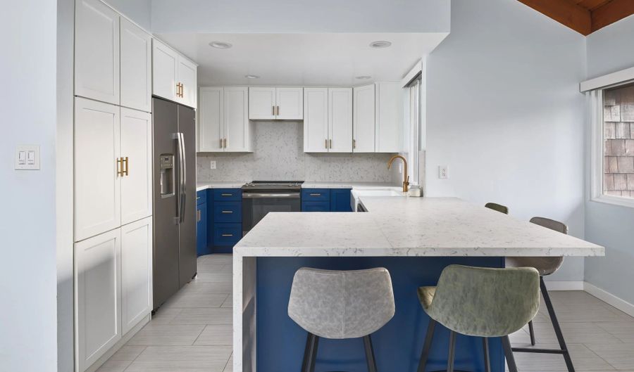 325 S Sierra Ave 20, Solana Beach, CA 92075 - 2 Beds, 2 Bath