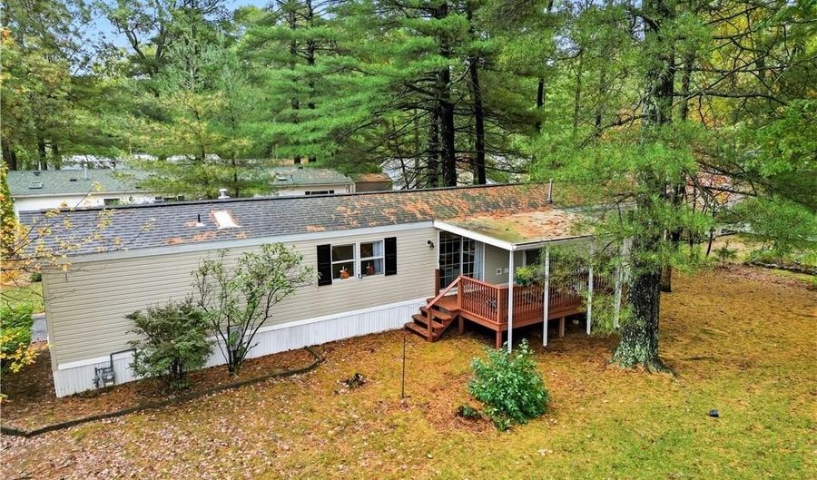 7 Kelly Ln, Coventry, RI 02816 - 2 Beds, 2 Bath