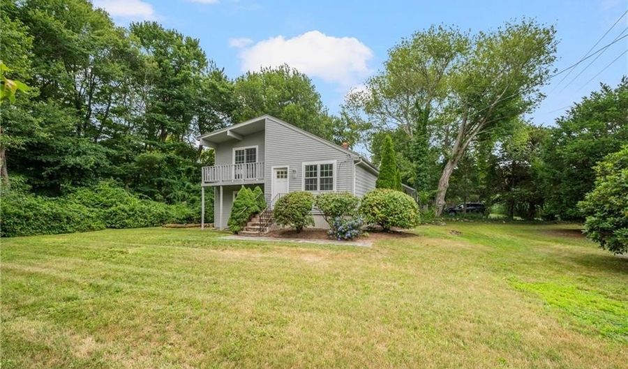 22 Hull St, Jamestown, RI 02835 - 2 Beds, 2 Bath
