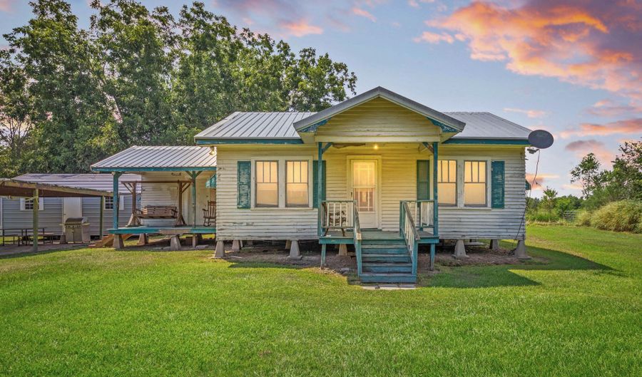 8908 Hwy 343, Abbeville, LA 70510 - 2 Beds, 1 Bath