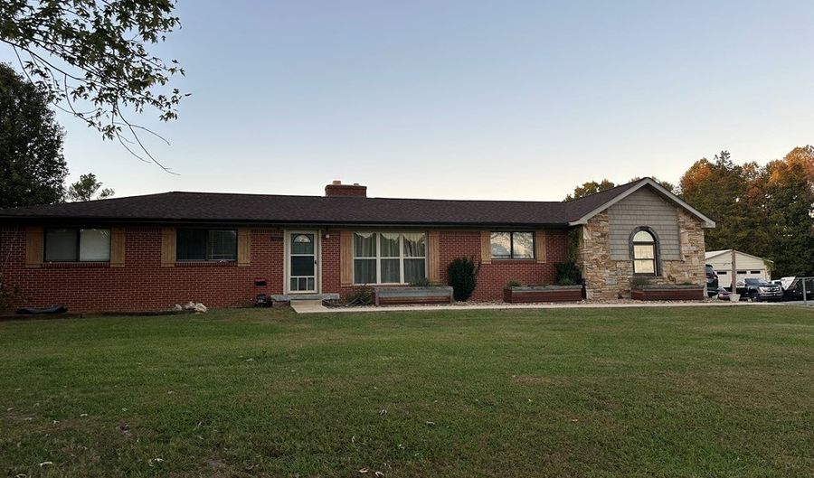 8597 Chaffin Rd, Baxter, TN 38544 - 4 Beds, 2 Bath