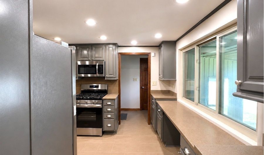 7855 Bluff Rd, Indianapolis, IN 46217 - 3 Beds, 2 Bath