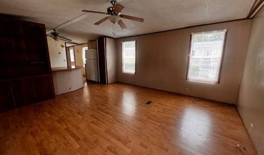 17 Shady Ln, Arundel, ME 04046 - 2 Beds, 2 Bath