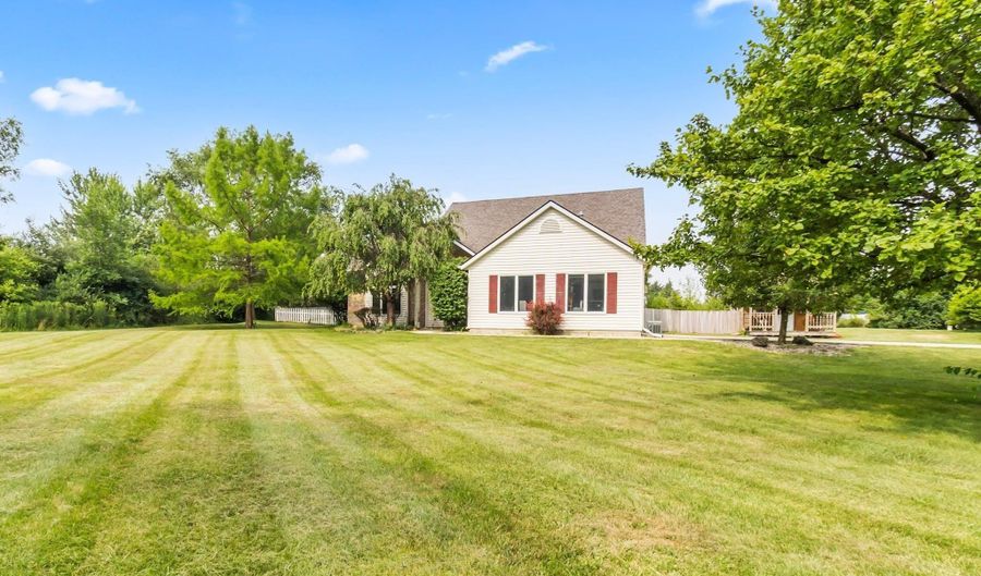 1331 N Finlandia Way, Albion, IN 46701 - 3 Beds, 3 Bath