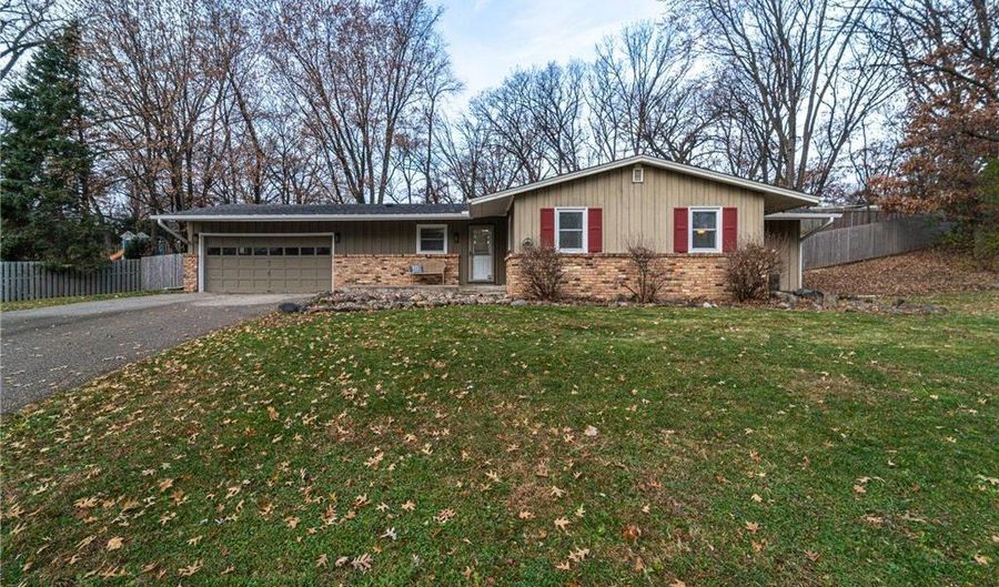 112 Sabra Ct, Apple Valley, MN 55124 - 4 Beds, 4 Bath