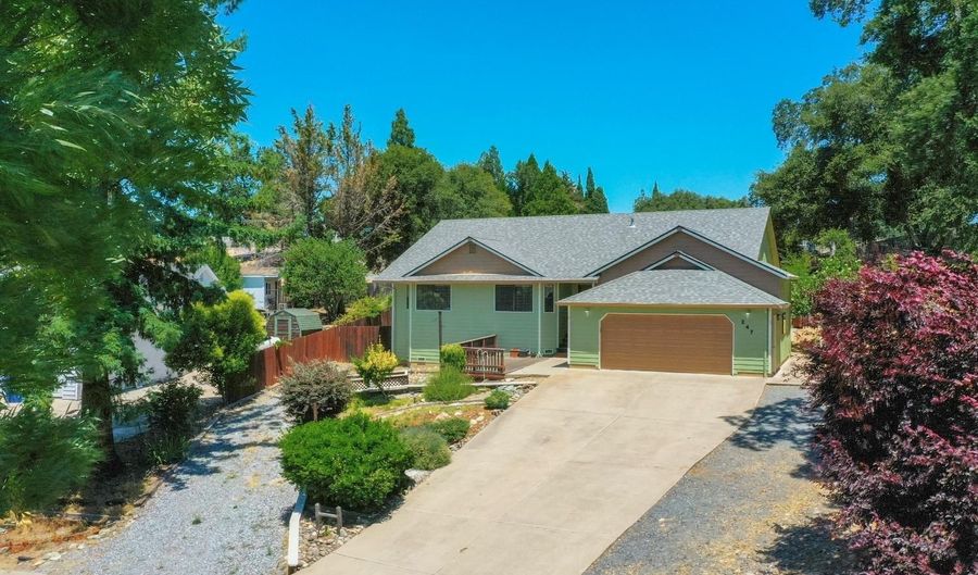 247 Leaf Ct, Angels Camp, CA 95222 - 3 Beds, 2 Bath