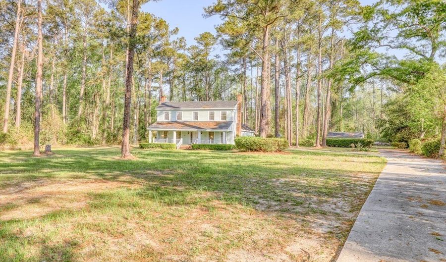 509 E Mitchell St, Adel, GA 31620 - 4 Beds, 3 Bath